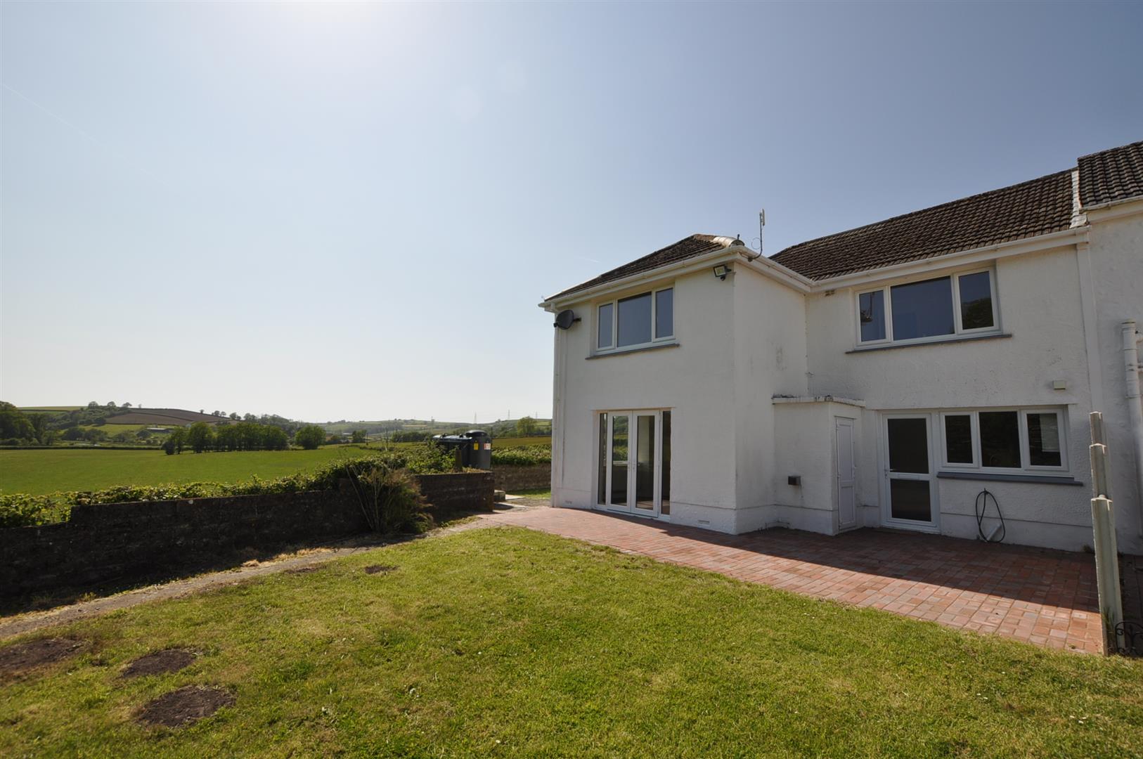 Pontantwn, Kidwelly Terry Thomas & Co Estate Agents in Carmarthenshire West Wales